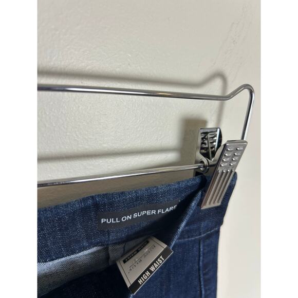 Judy Blue High Rise Pull On Super Flare Jeans Size 28 New - Picture 6 of 7